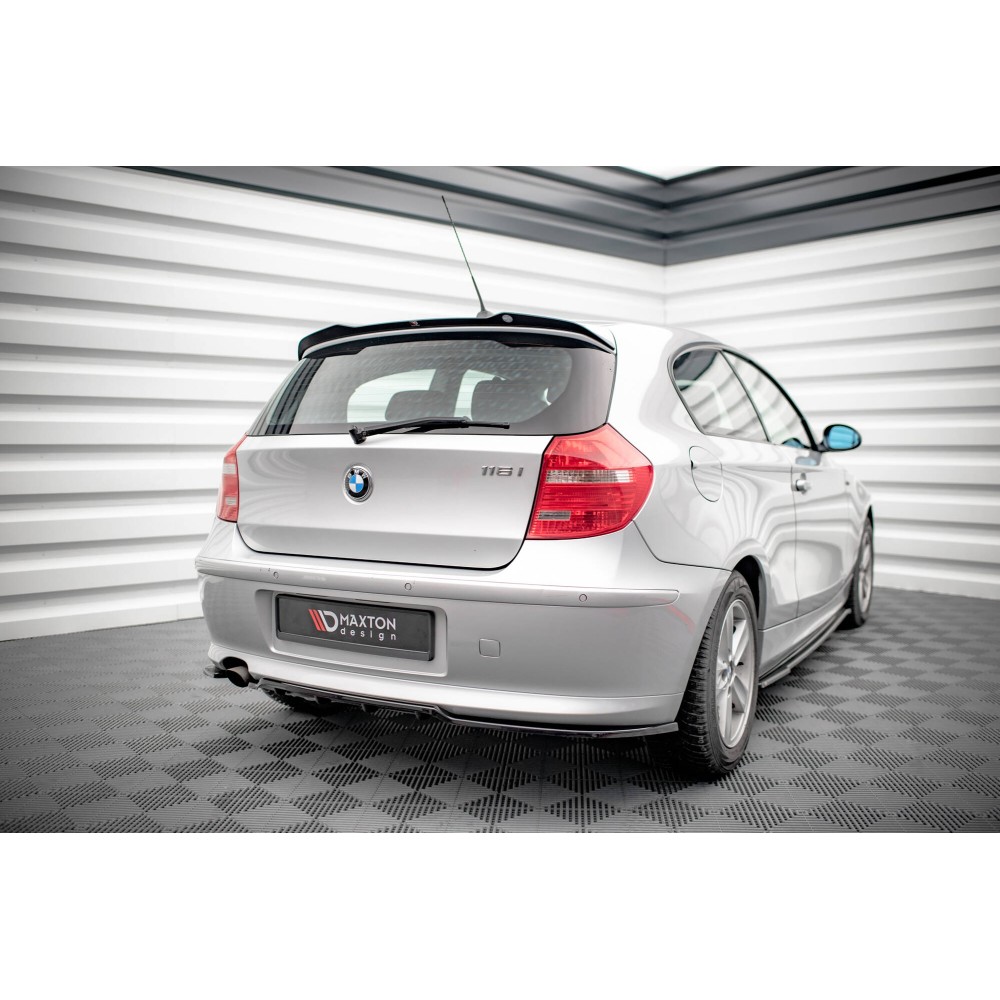 Arriere Splitter (avec une barre verticale) BMW 1 E81 Facelift