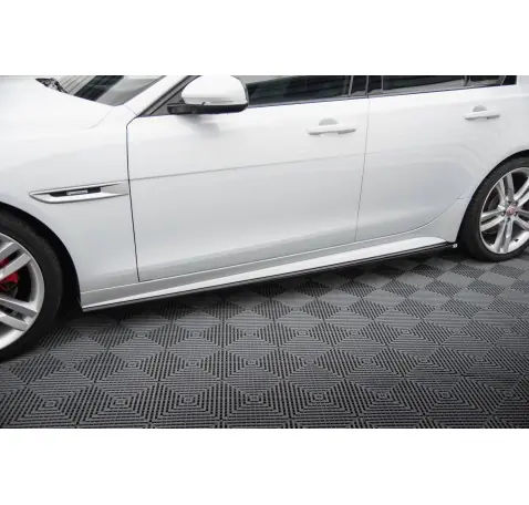 Rajouts Des Bas De Caisse Jaguar XE R-Sport X760 Rajouts Des Bas De Caisse Jaguar XE R-Sport X760
