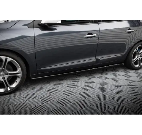 Rajouts Des Bas De Caisse Renault Megane GT MK3 Facelift