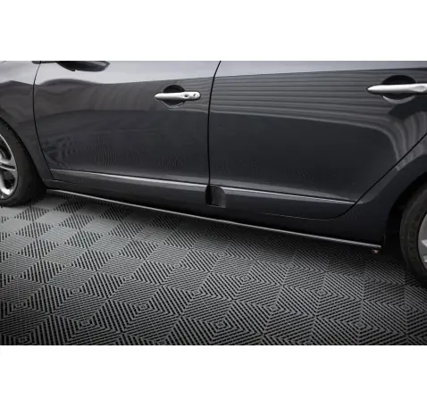 Rajouts Des Bas De Caisse Renault Megane GT MK3 Facelift