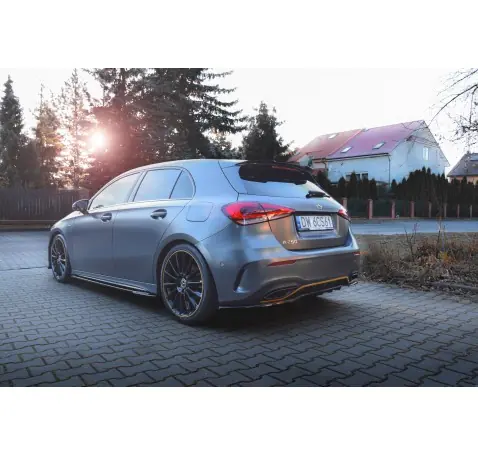 Arriere Splitter (avec une barre verticale) Mercedes-Benz A Hatchback AMG Line W177