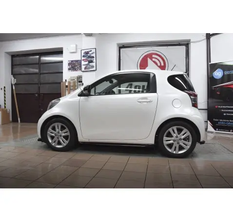 Rajouts Des Bas De Caisse Toyota IQ