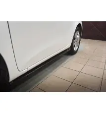 Rajouts Des Bas De Caisse Toyota IQ