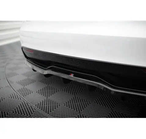 Arriere Splitter (avec une barre verticale) V.1 Tesla Model S Plaid Mk1 Facelift
