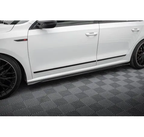 Rajouts Des Bas De Caisse Volkswagen Passat GT B8 Facelift USA