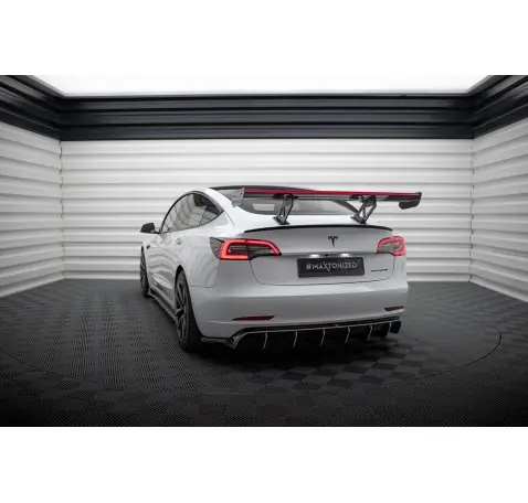Carbon Spoiler + LED Tesla Model 3