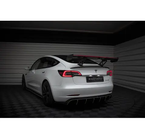Carbon Spoiler + LED Tesla Model 3