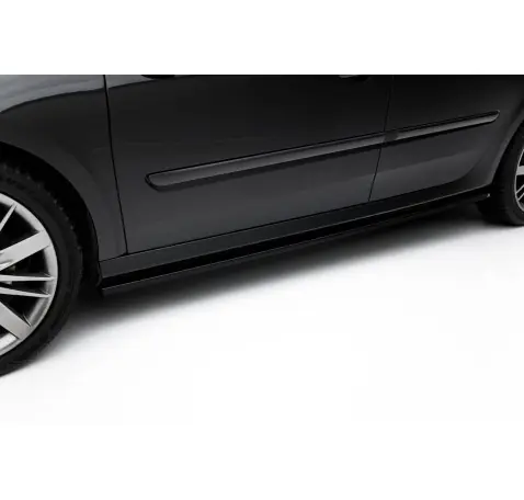 Rajouts Des Bas De Caisse Renault Laguna Hatchback GT Mk3 Rajouts Des Bas De Caisse Renault Laguna Hatchback GT Mk3