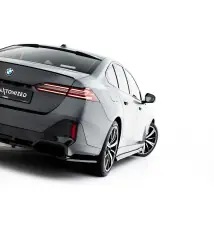 Arriere Splitter (avec une barre verticale) V.2 BMW 5 / i5 M-Pack Sedan / Touring G60 / G61
