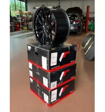 JR-46 Gloss Black 19 pouces - Déstockage - JAPAN RACING - CHF 450,00