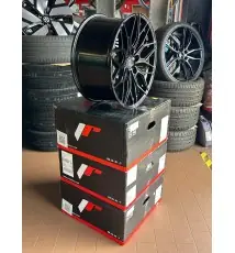 JR-46 Gloss Black 19 pouces - Déstockage - JAPAN RACING - CHF 450,00