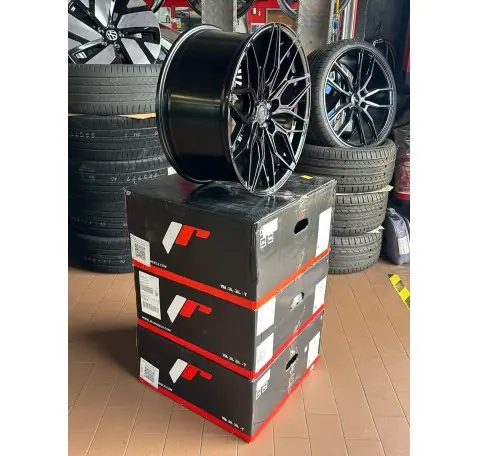 JR-46 Gloss Black 19 pouces - Déstockage - JAPAN RACING - CHF 450,00