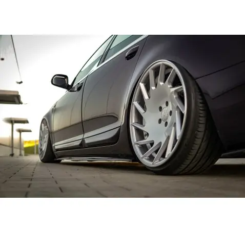 Rajouts Des Bas De Caisse Pour Audi A6 S-Line C6 / C6 Facelift