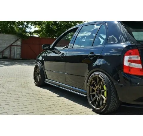 Rajouts Des Bas De Caisse Pour Skoda Fabia RS Mk1 Rajouts Des Bas De Caisse Pour Skoda Fabia RS Mk1