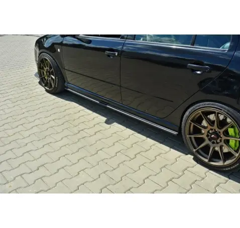 Rajouts Des Bas De Caisse Pour Skoda Fabia RS Mk1