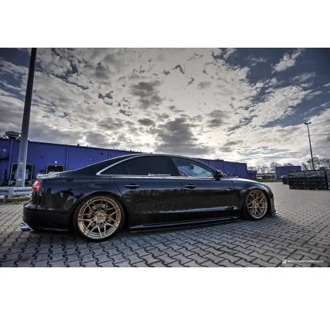 Rajouts Des Bas De Caisse Pour Audi S8 D4 FL