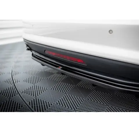 Arriere Splitter (avec une barre verticale) Mercedes-Benz CLS AMG-Line C218