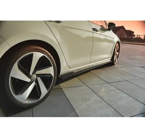 VW GOLF VII GTI (APRES FACELIFT) - SPORT RAJOUTS DES BAS DE CAISSE POUR