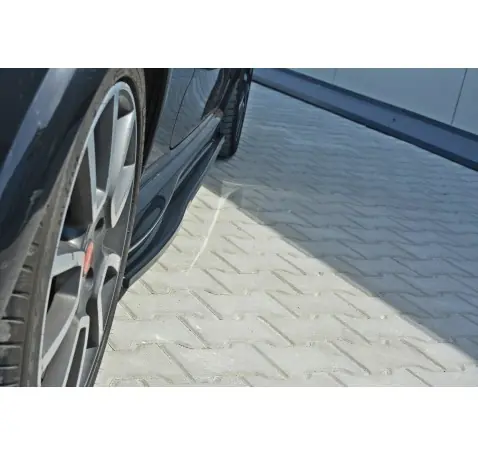 Rajouts Des Bas De Caisse Pour Abarth Punto Evo