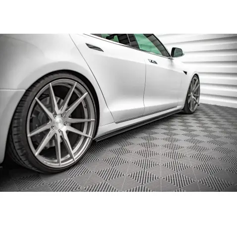 Rajouts Des Bas De Caisse Tesla Model S Facelift