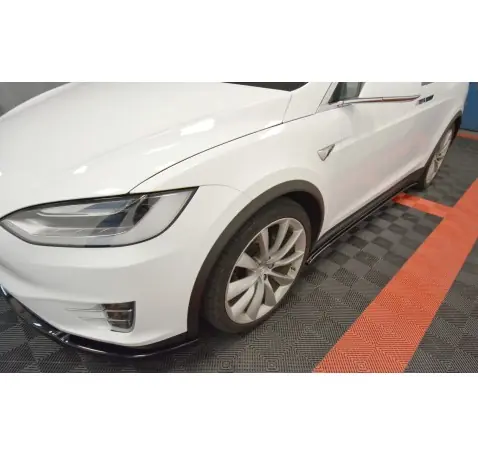 Rajouts Des Bas De Caisse V.1 Tesla Model X Mk1