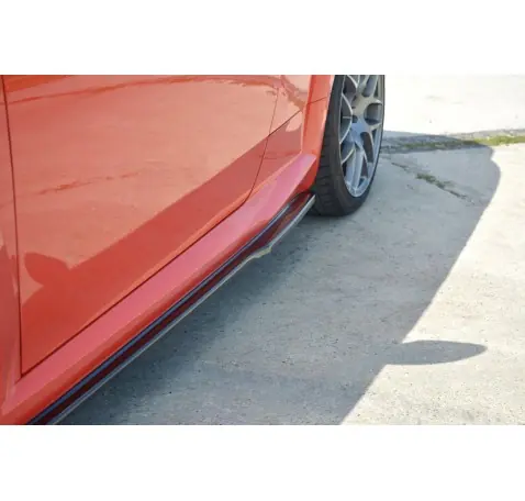 Rajouts Des Bas De Caisse Pour Audi TT RS 8S