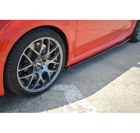 Rajouts Des Bas De Caisse Pour Audi TT RS 8S