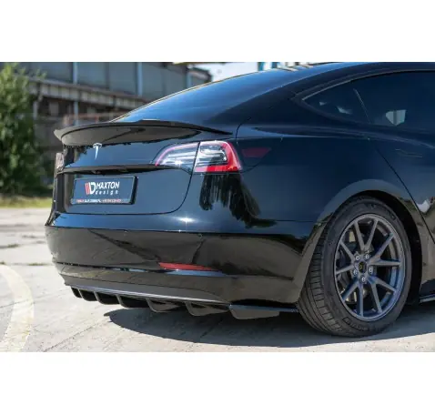 Rajout du pare-chocs arriere Tesla Model 3