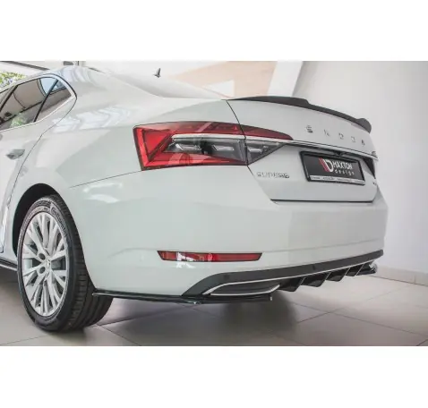 Rajout du pare-chocs arriere Skoda Superb Liftback / Combi Mk3 FL