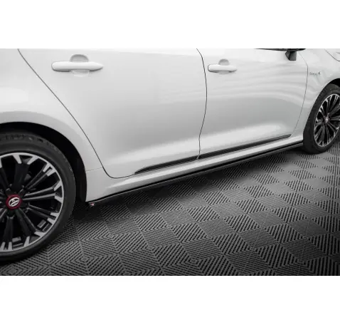 Rajouts Des Bas De Caisse Toyota Corolla XII Sedan