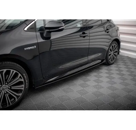 Rajouts Des Bas De Caisse Toyota Corolla XII Hatchback