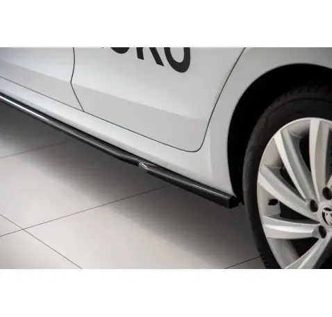 Rajouts Des Bas De Caisse V.2 Skoda Octavia Mk4