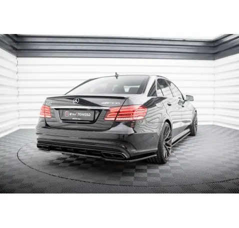 Arriere Splitter (avec une barre verticale) Mercedes-Benz E63 AMG Sedan W212 Facelift