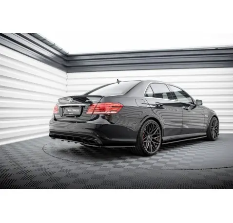 Arriere Splitter (avec une barre verticale) Mercedes-Benz E63 AMG Sedan W212 Facelift