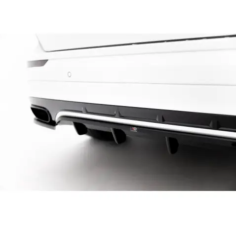 Arriere Splitter (avec une barre verticale) Volvo XC60 Mk2 R-Design