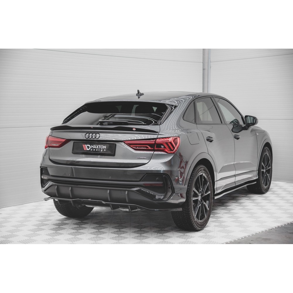 Arriere Splitter (avec une barre verticale) Audi Q3 Sportback S-Line