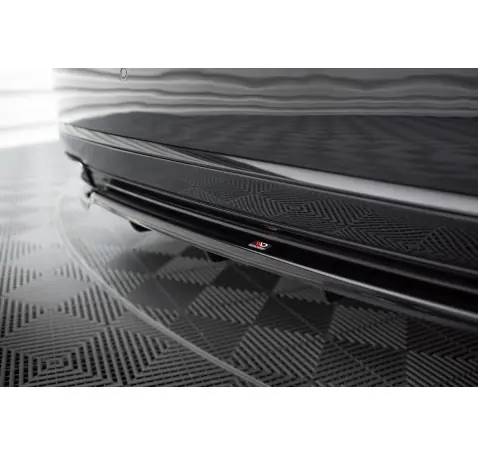Arriere Splitter (avec une barre verticale) Audi A8 D4 Facelift