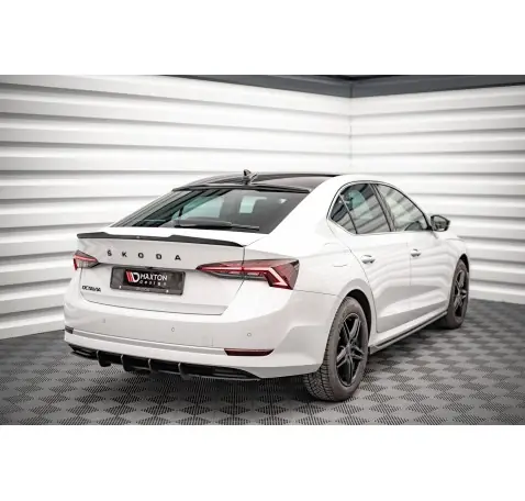 Le prolongement de la lunette arrière Skoda Octavia Liftback Mk4