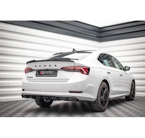 Arriere Splitter (avec une barre verticale) Skoda Octavia Mk4