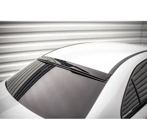 Le prolongement de la lunette arrière Mercedes A AMG-Line / A35 Sedan V177
