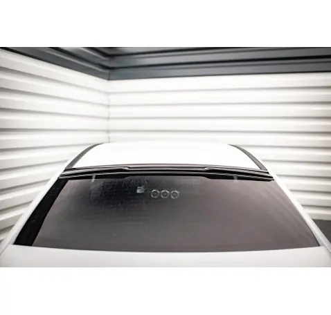 Le prolongement de la lunette arrière Mercedes A AMG-Line / A35 Sedan V177