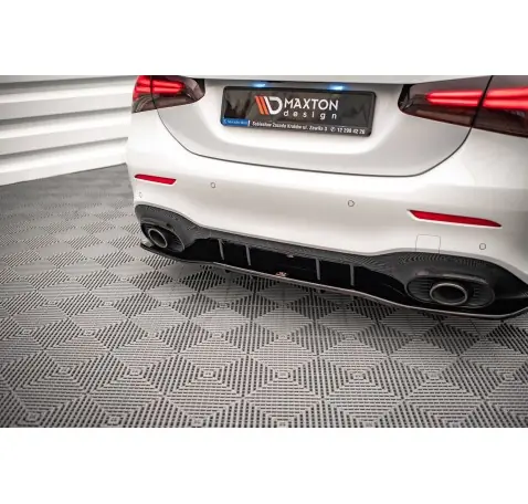 Arriere Splitter (avec une barre verticale) V.1 Mercedes A 35 AMG Sedan V177