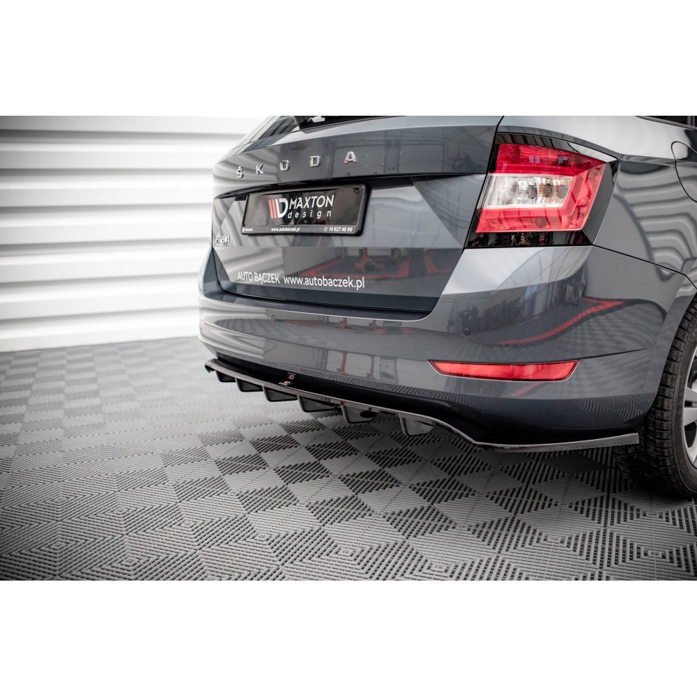 Arriere Splitter (avec une barre verticale) Skoda Fabia Combi Mk3 Facelift