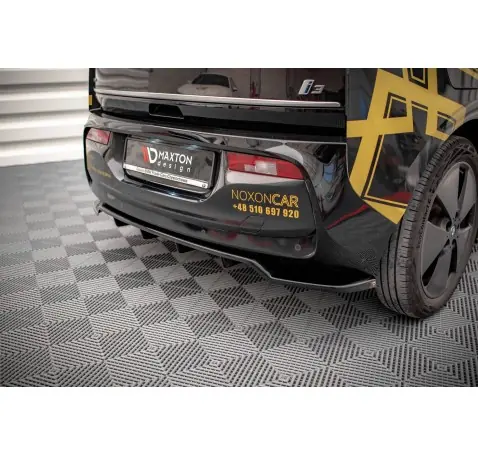 Arriere Splitter (avec une barre verticale) BMW i3 Mk1 Facelift