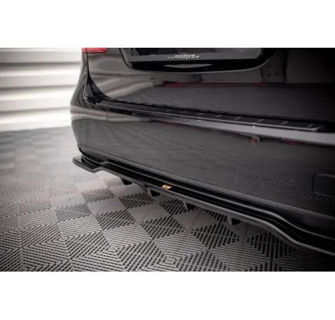 Arriere Splitter (avec une barre verticale) Mercedes-Benz B W246 Facelift