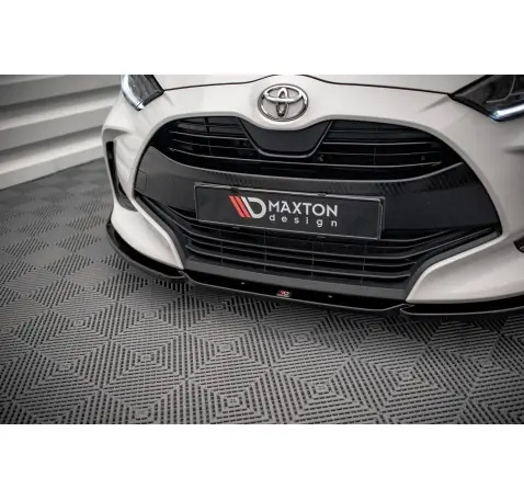 Lame Du Pare-Chocs Avant V.1 + Ailerons Toyota Yaris Mk4