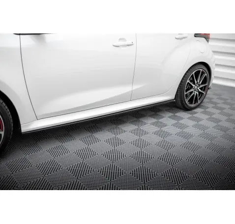 Rajouts Des Bas De Caisse V.2 Toyota Yaris Mk4