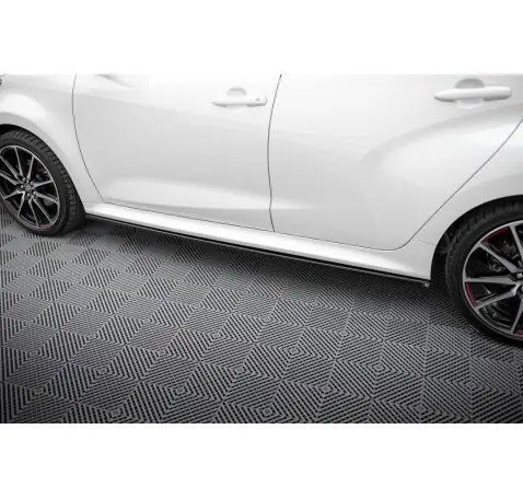 Rajouts Des Bas De Caisse V.2 Toyota Yaris Mk4