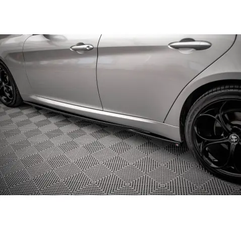 Rajouts Des Bas De Caisse Alfa Romeo Giulia Sport