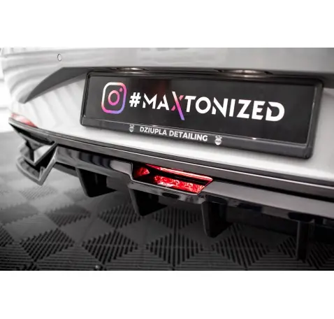 Arriere Splitter (avec une barre verticale) Hyundai Elantra Mk7